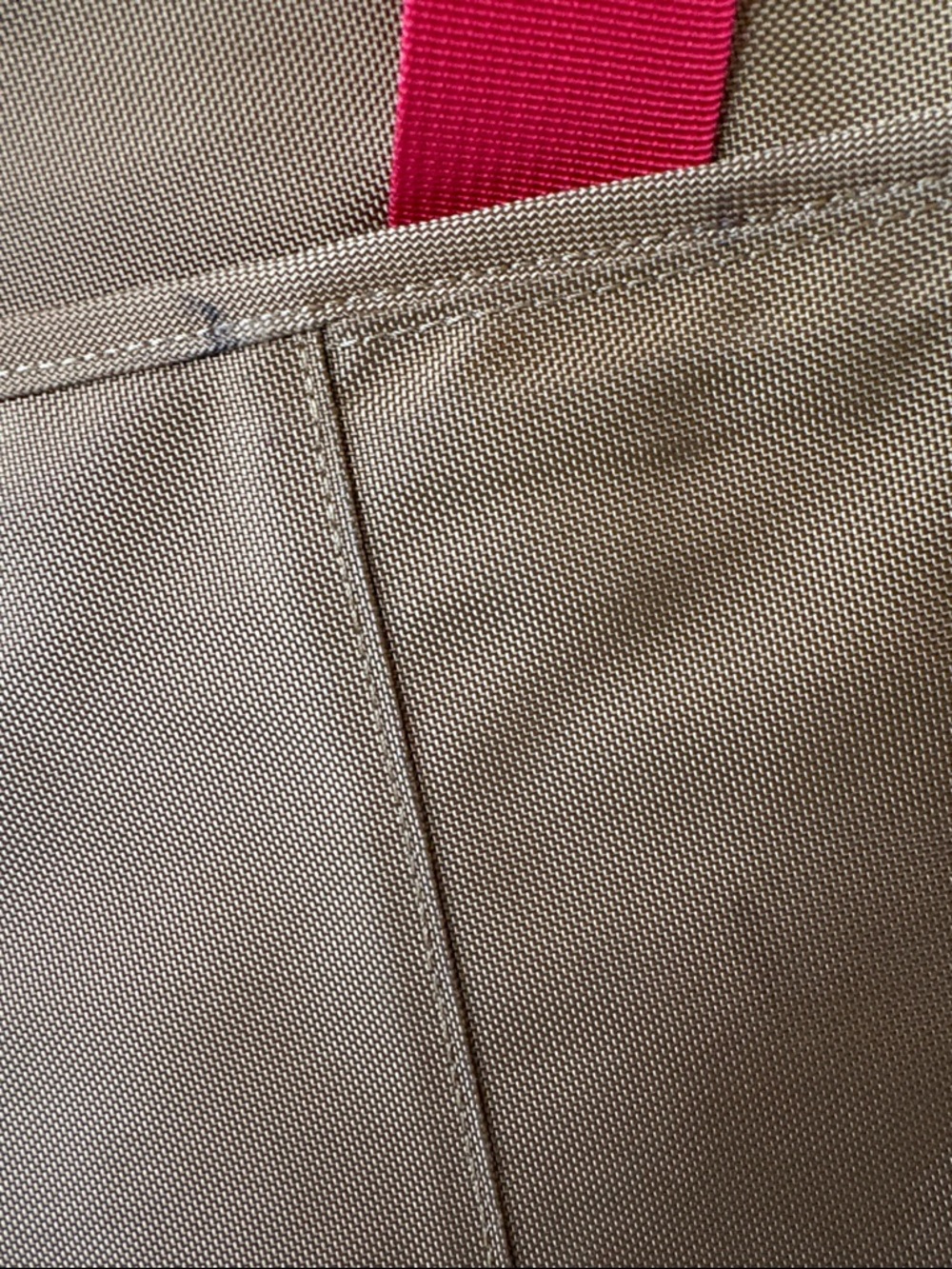 Patagonia laptop Bag in Mustard with Red Straps - Picture 9 of 12